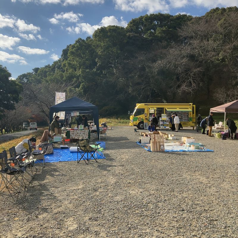 移動図書館すくすく号もやってきました。