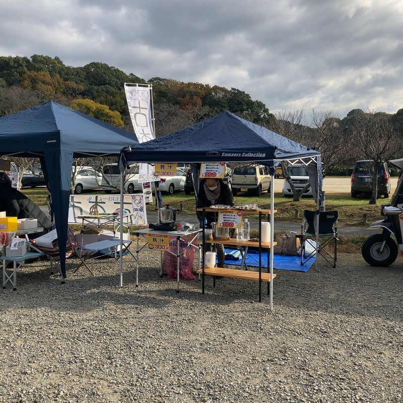 クースペースもテントを設置して準備中です。