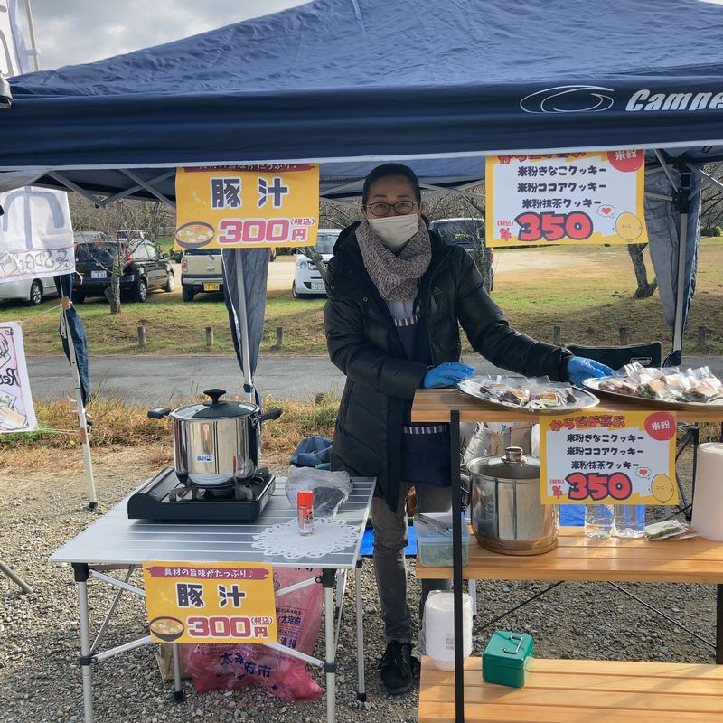 クースペースでは豚汁と米粉クッキーを販売しました。